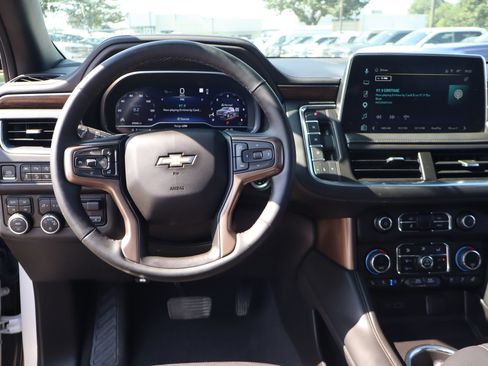 Used 2023 Chevrolet Suburban High Country AWD/4WD image 19