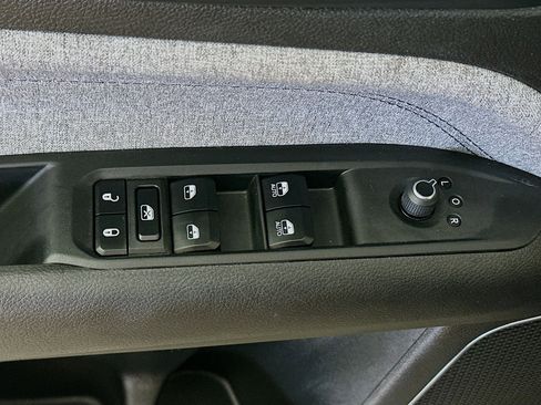 Used 2024 Jeep Compass Sport image 15