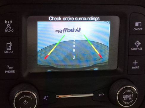 Used 2015 Jeep Renegade Latitude w/ Popular Equipment Group AWD/4WD image 22