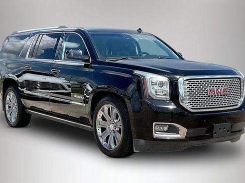 Used 2015 GMC Yukon XL Denali w/ Touring Package AWD/4WD image 1
