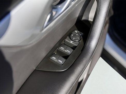 Used 2020 Chevrolet Blazer LT image 27