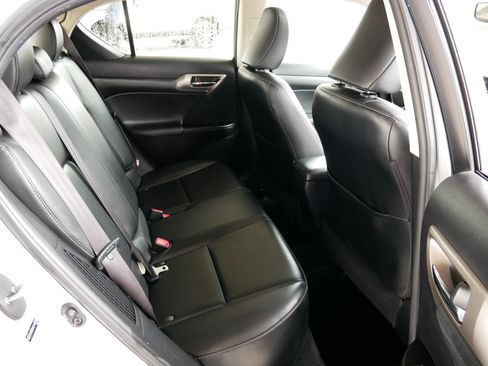 Used 2014 Lexus CT 200h image 16