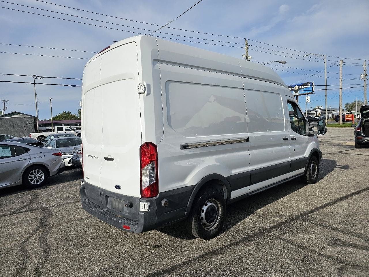 Used 2017 Ford Transit 250 148 High Roof RWD image 5