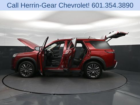 Used 2023 Nissan Pathfinder SL w/ SL Premium Package FWD image 47