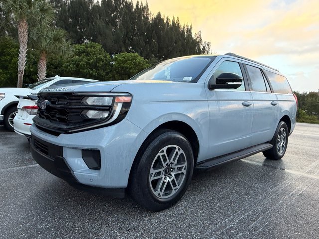 Used 2025 Ford Expedition Max Active RWD image 4