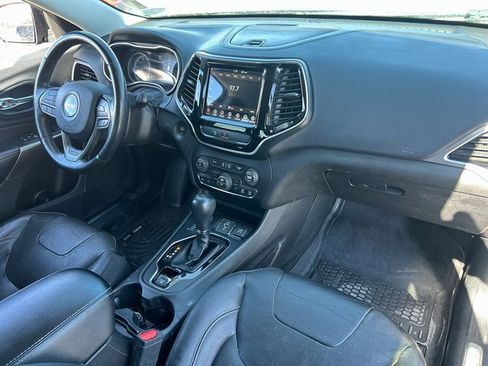 Used 2019 Jeep Cherokee Limited image 34