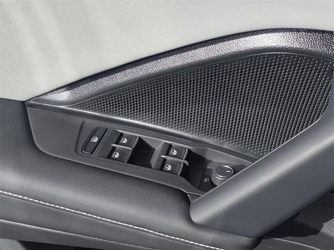 New 2026 Volkswagen Tiguan SE R-Line image 4