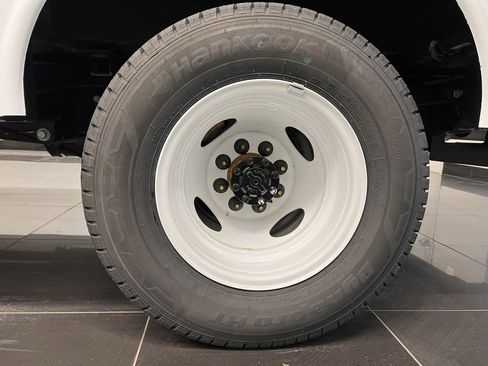 New 2026 Ford E-350 and Econoline 350 Super Duty w/ Power Equipment Group image 7