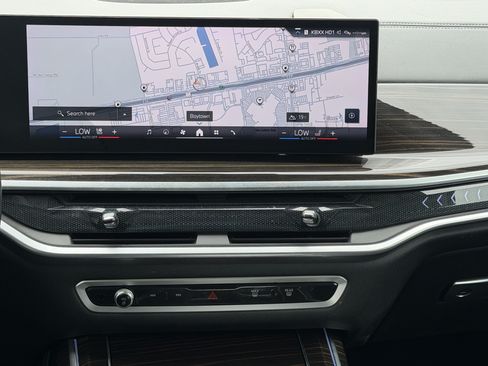 Used 2024 BMW X7 xDrive40i AWD/4WD image 15
