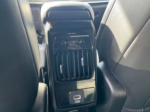 Used 2025 Jeep Compass Limited AWD/4WD image 23
