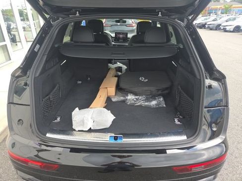 Used 2023 Audi Q5 e Prestige w/ Prestige Package AWD/4WD image 8