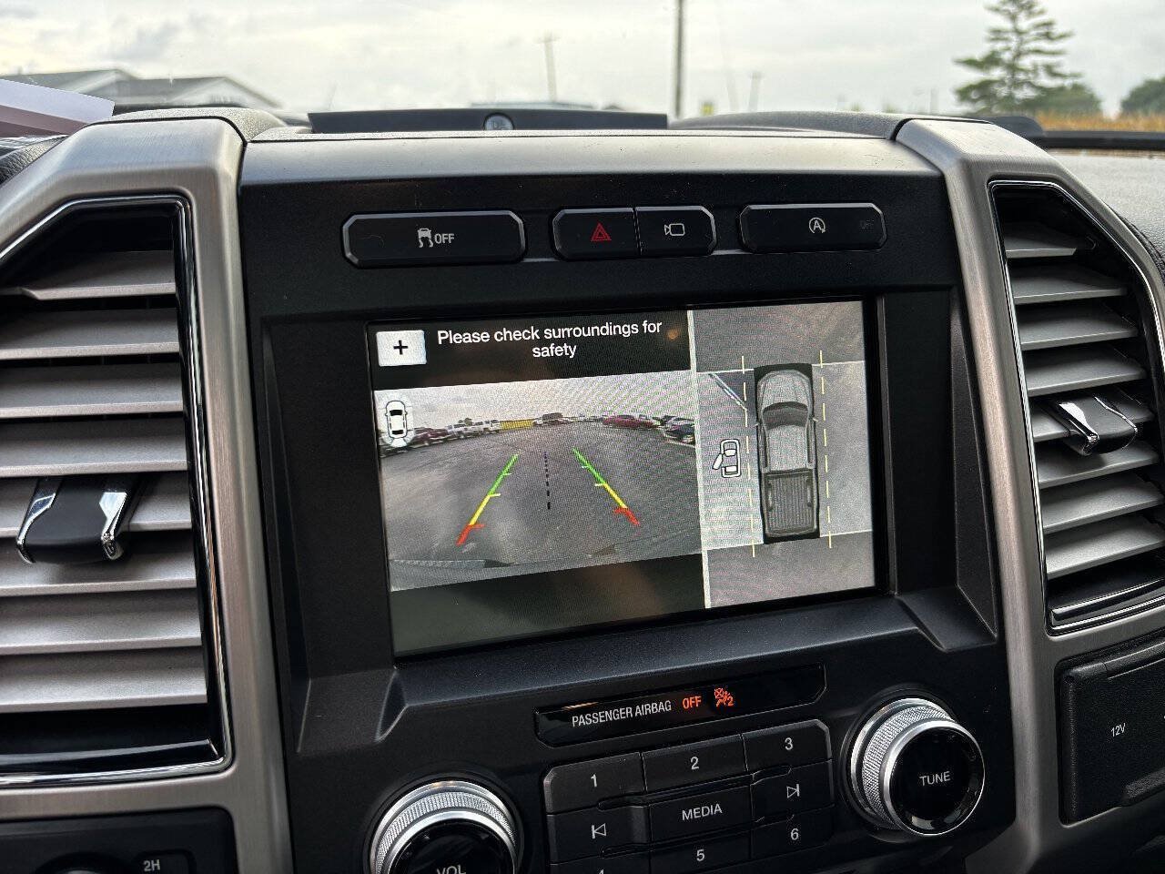 Used 2018 Ford F150 Platinum w/ Equipment Group 701A Luxury AWD/4WD image 27