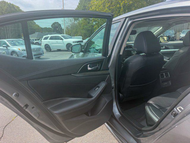 Used 2019 Nissan Maxima 3.5 SL w/ Floor Mat Group FWD image 15