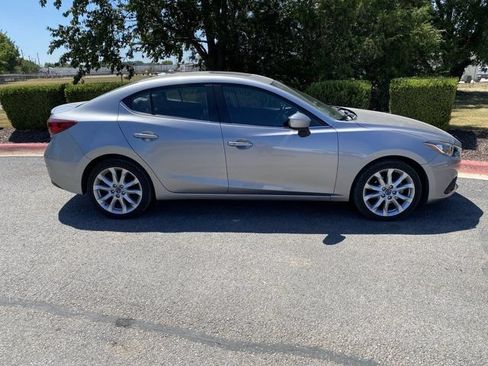 Used 2016 MAZDA MAZDA3 s Touring FWD image 8