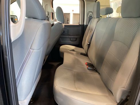 Used 2019 RAM 1500 Classic SLT image 25