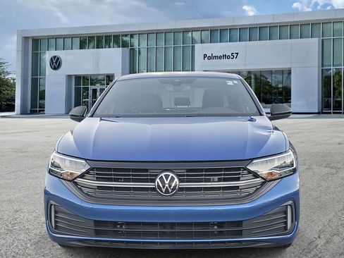 Used 2023 Volkswagen Jetta Sport image 2