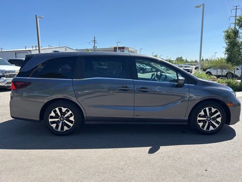 Used 2025 Honda Odyssey EX-L image 13