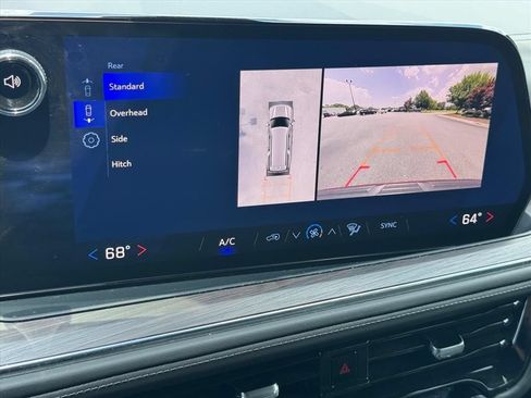 Used 2025 Chevrolet Suburban LS RWD image 24