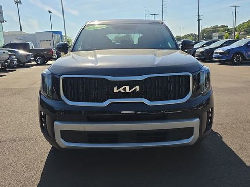 Used 2025 Kia Telluride LX FWD image 8