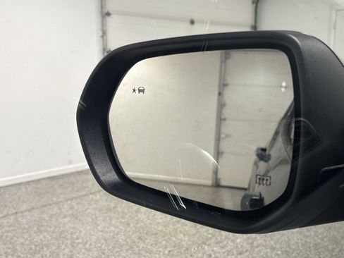 Used 2025 Chevrolet Equinox LT w/ Convenience Package II image 49