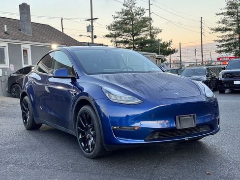 Used 2023 Tesla Model Y Long Range image 1