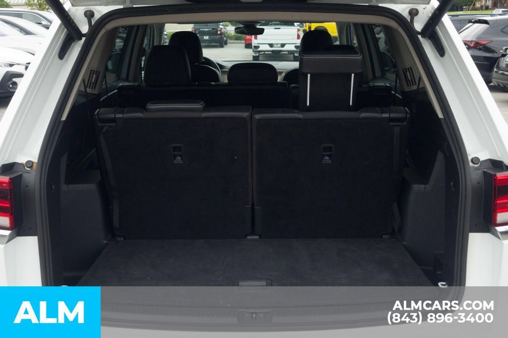 Used 2025 Volkswagen Atlas SE FWD image 8
