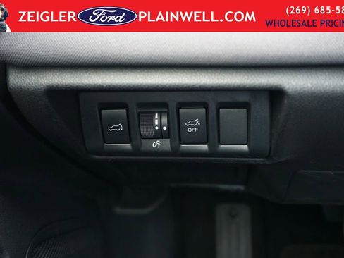 Used 2023 Subaru Outback Premium AWD/4WD image 27