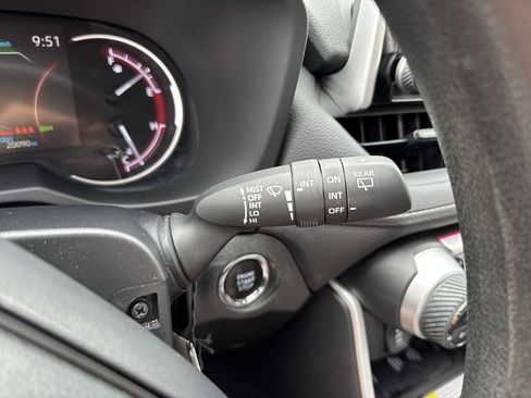 Used 2024 Toyota RAV4 XLE FWD image 55