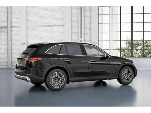 Used 2026 Mercedes-Benz GLC 300 4MATIC image 19