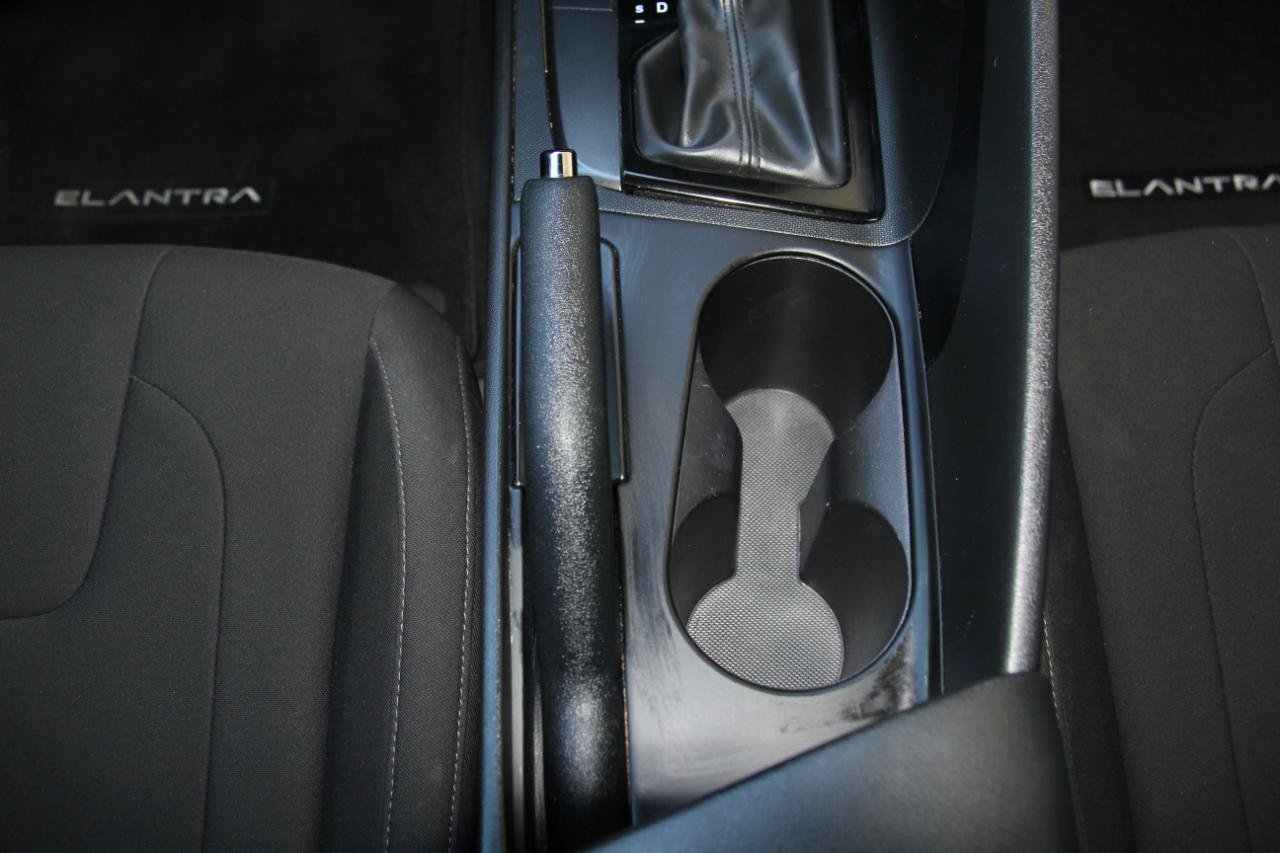 Used 2025 Hyundai Elantra Sport FWD image 19