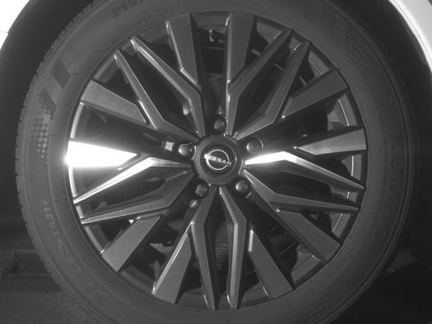 Used 2025 Nissan Altima 2.5 SV FWD image 15