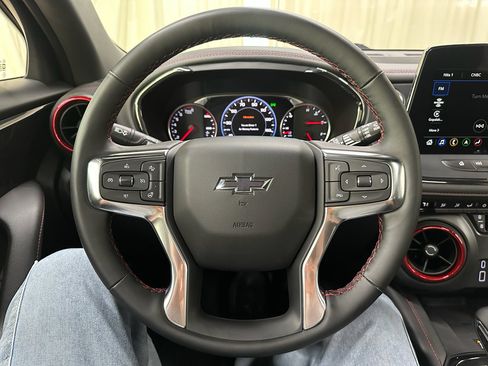 Certified 2025 Chevrolet Blazer RS w/ Enhanced Convenience Package AWD/4WD image 25