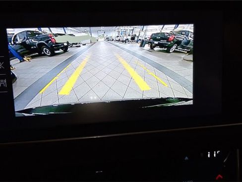 Used 2018 Jaguar XF R-Sport image 32