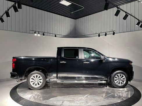 Used 2020 Chevrolet Silverado 1500 Custom w/ Custom Value Package image 10