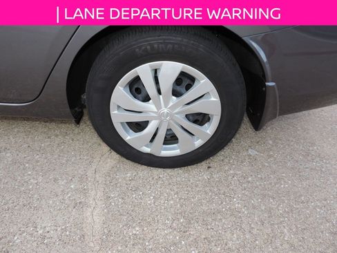 Used 2025 Nissan Versa S w/ Trunk Package FWD image 12