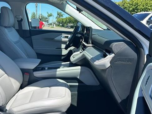 New 2026 Ford Explorer Active w/ Active Comfort Package RWD image 11