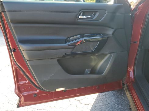 Certified 2022 Nissan Pathfinder SV image 17