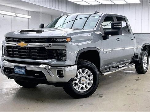 Certified 2025 Chevrolet Silverado 3500 LT image 2