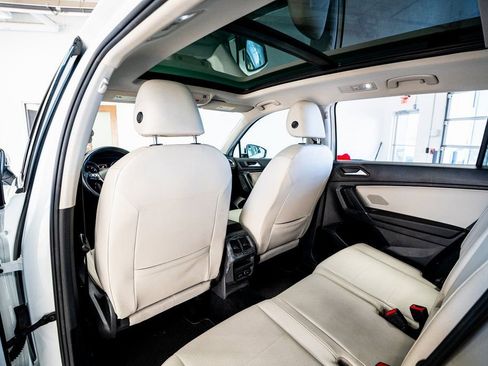 Used 2020 Volkswagen Tiguan SE w/ Panoramic Sunroof Package AWD/4WD image 52