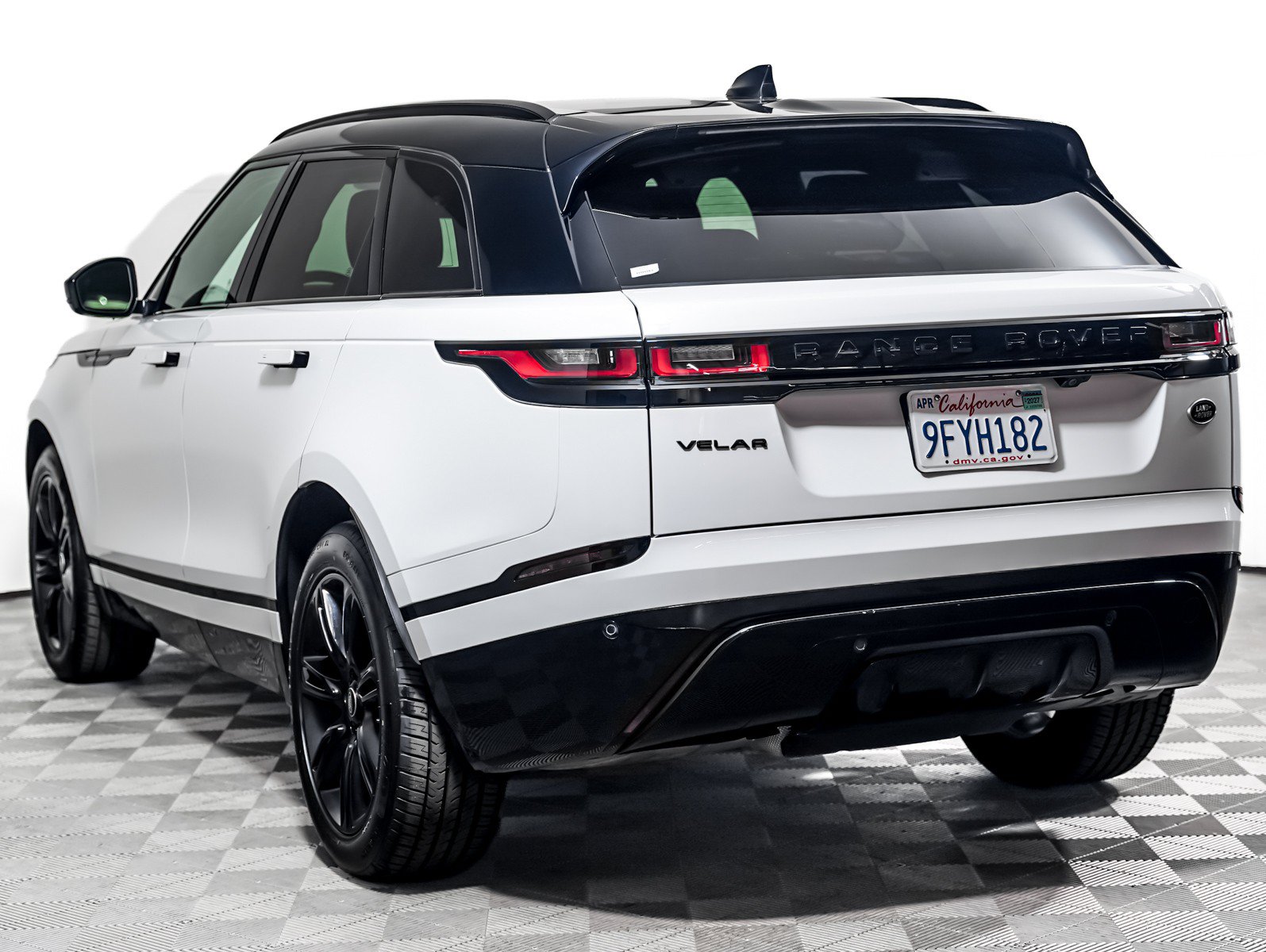 Used 2023 Land Rover Range Rover Velar R-Dynamic S AWD/4WD image 2