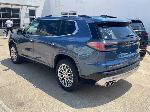 Used 2025 GMC Acadia Denali w/ LPO, Floor Liner Package AWD/4WD image 4