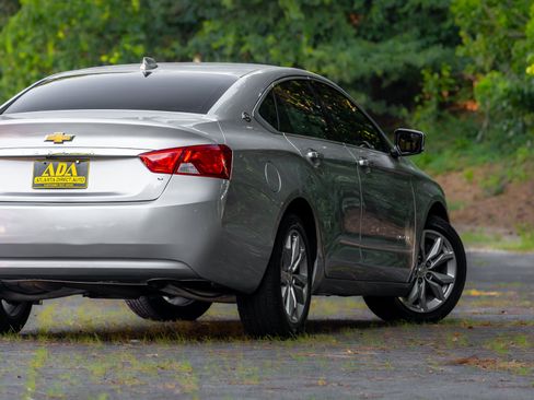Used 2019 Chevrolet Impala LT FWD image 29