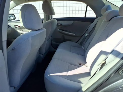 Used 2011 Toyota Corolla LE image 9