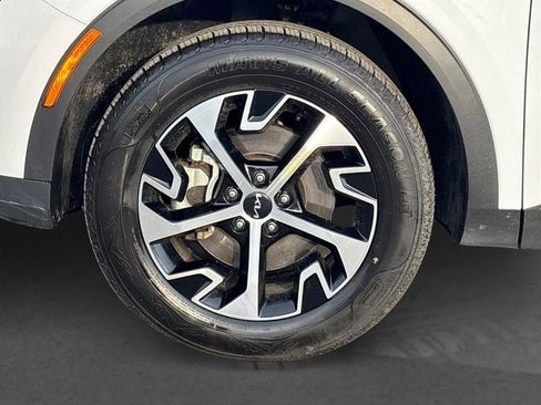 Used 2023 Kia Sportage EX AWD/4WD image 13