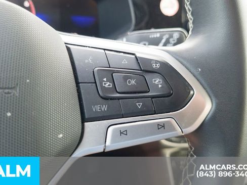 Used 2024 Volkswagen Taos SE FWD image 10