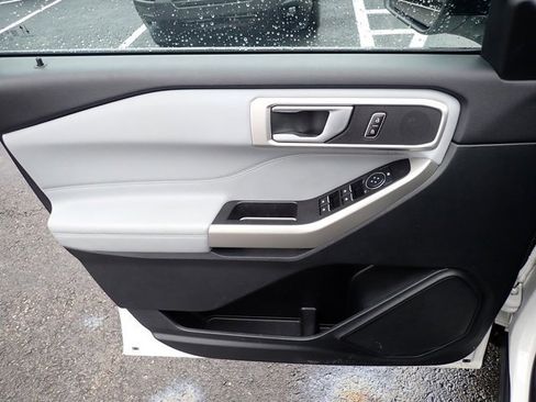 Used 2023 Ford Explorer XLT w/ Equipment Group 202A image 22