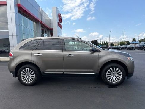 Used 2012 Lincoln MKX FWD image 9