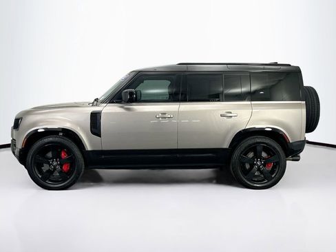 Used 2023 Land Rover Defender 110 X-Dynamic SE image 8