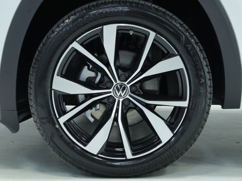 New 2026 Volkswagen Atlas Cross Sport SEL Premium R-Line AWD/4WD image 8