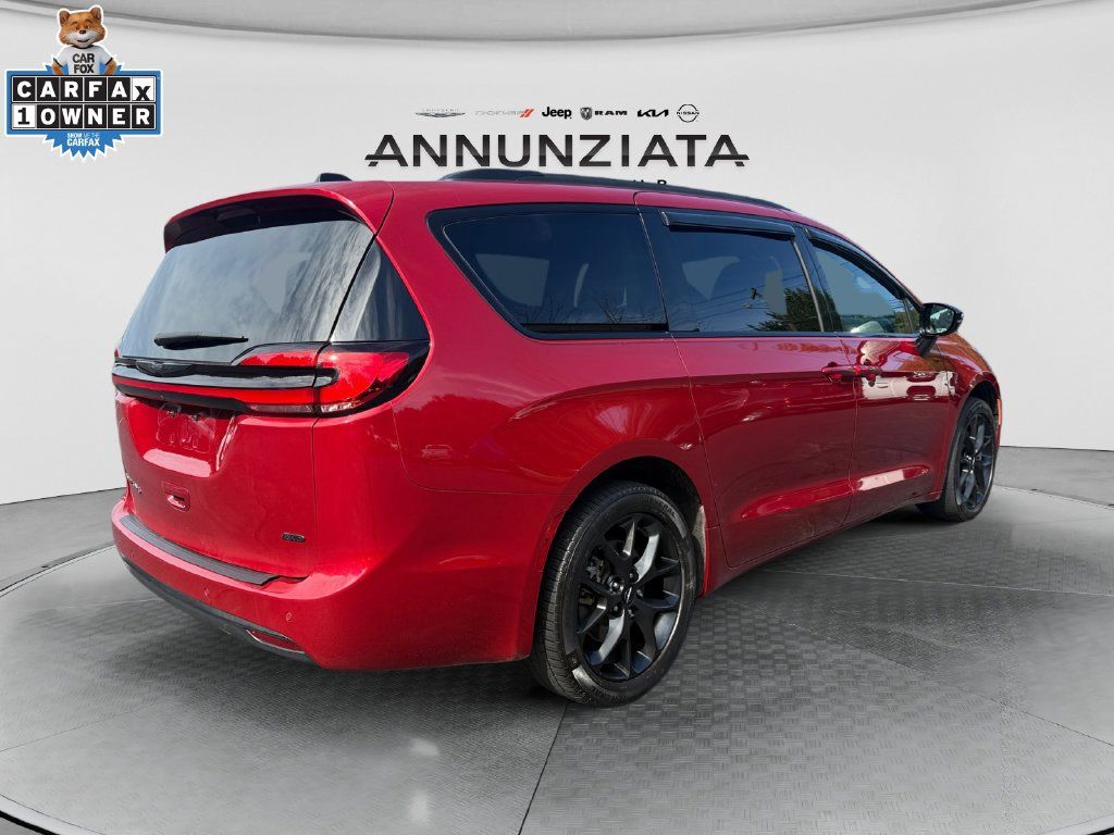 Used 2024 Chrysler Pacifica Touring-L w/ S Appearance Package AWD/4WD image 5
